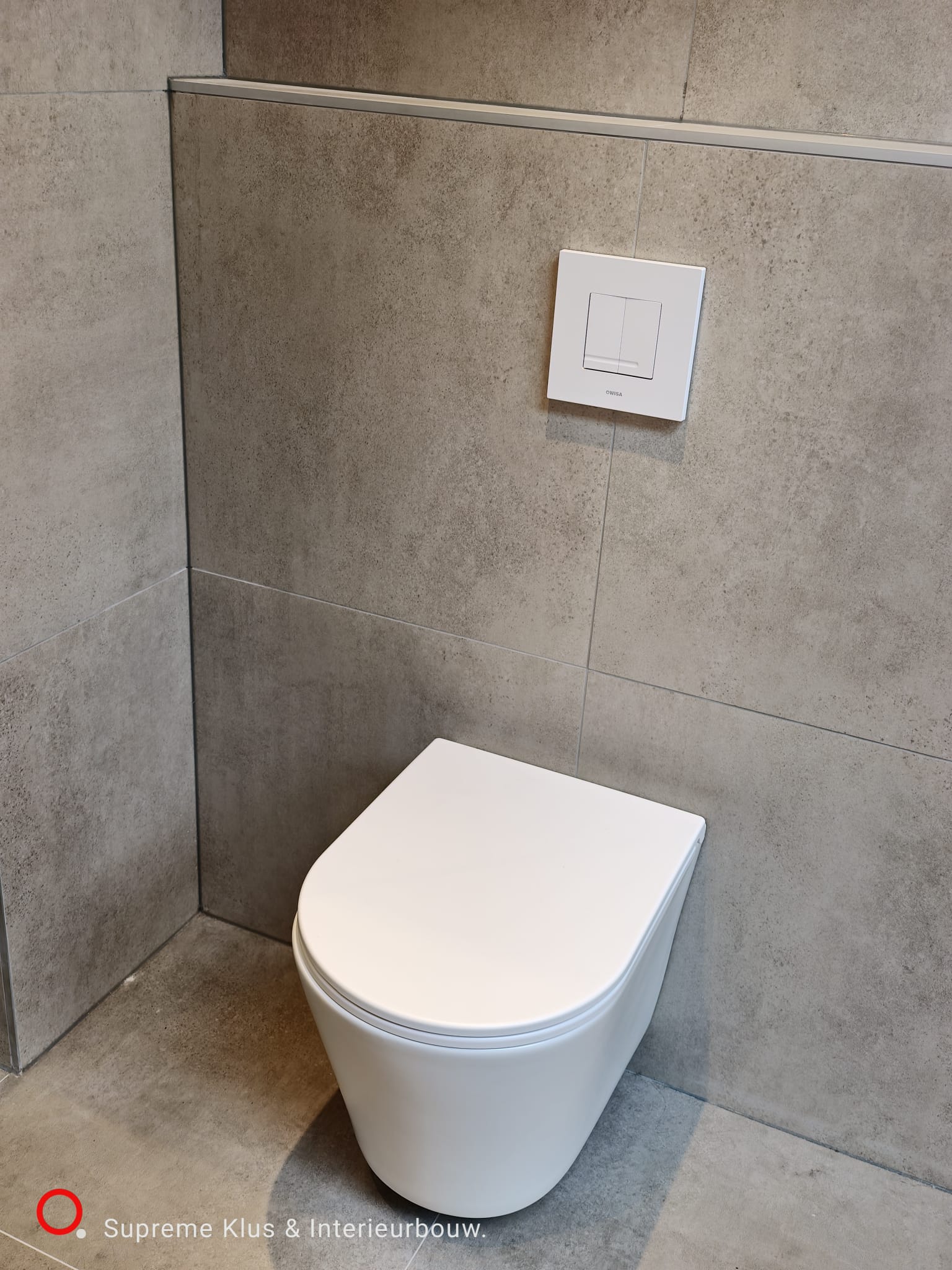 Toilet installatie badkamer — Supreme Klus & Interieurbouw